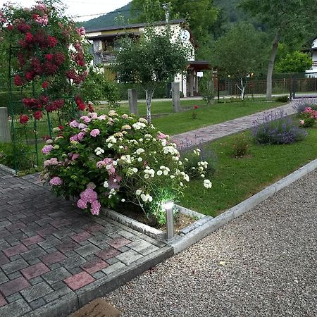 Studio Apartman Azra Kulen Vakuf Exterior foto